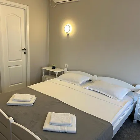Casa Orizont Костинешти