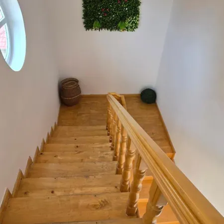 Casa Orizont Костинешти