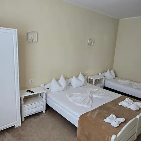 Casa Orizont Костинешти
